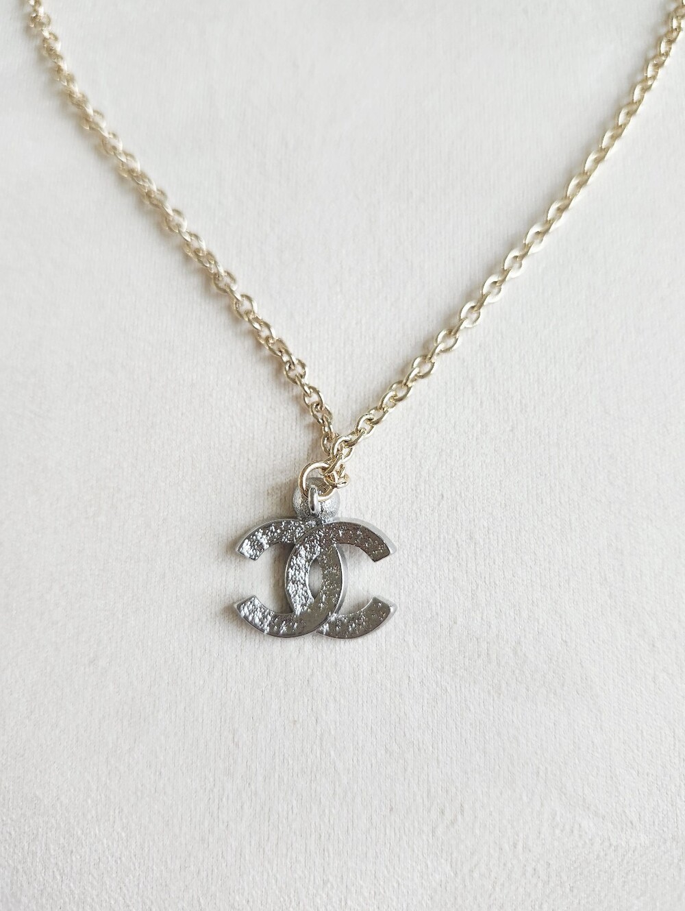 Gold Tone Pendant Necklace Crystal Rhinestone Charm Dainty Chain Fashion Jewelry - Picture 5 of 5